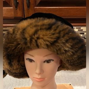 Liz Claiborne Fur trimmed Hat Simply Amazing